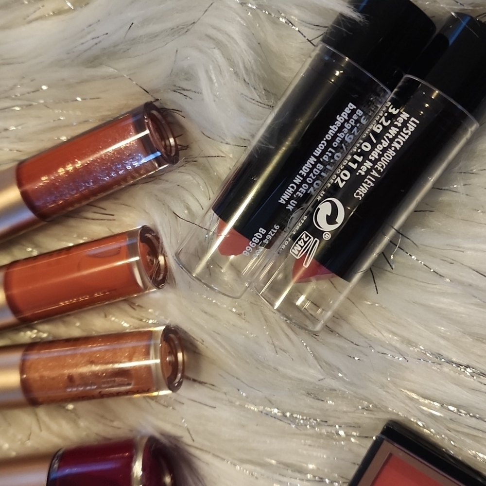 New bundle makeup Set - Picture 4 of 5